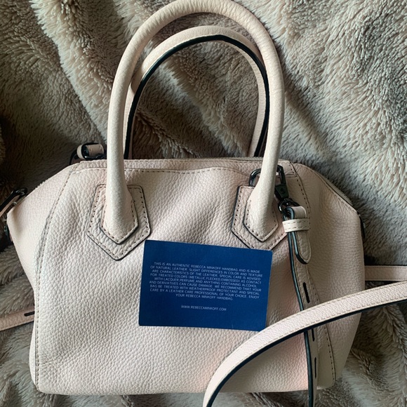 NEW REBECCA MINKOFF crossbody tote in baby pink pebbled leather. - Picture 3 of 5